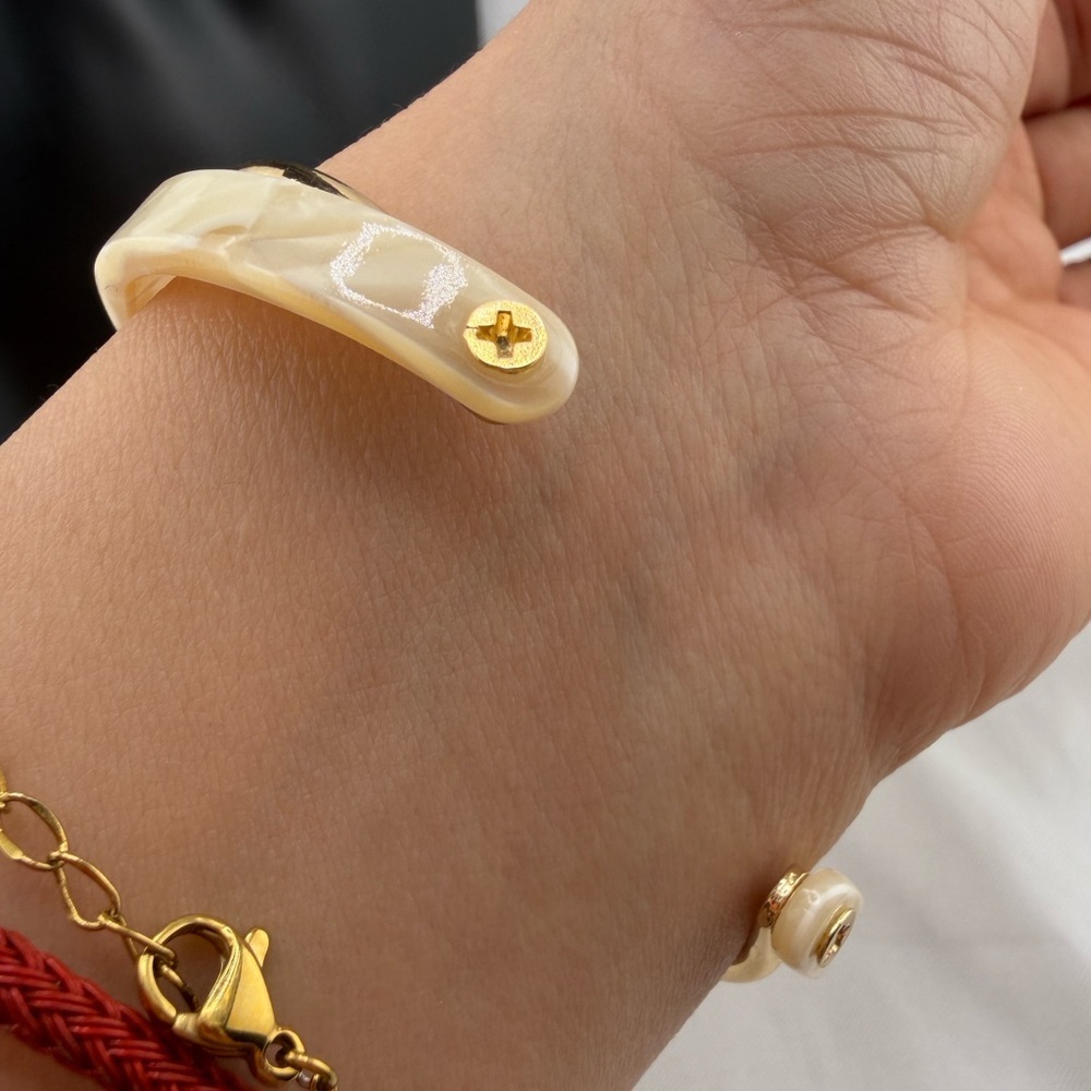 Classic cuff Gold and Cream color Women's Bracelet - Picture 3 of 9